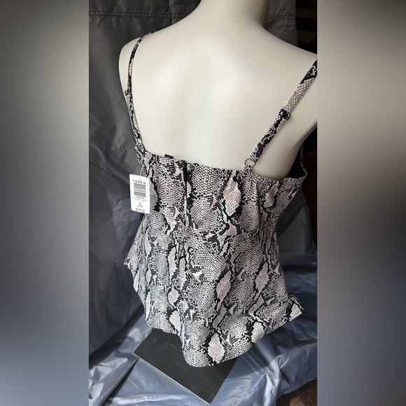 New Torrid sz1 Snake Print Peplum
Bengaline Ladder Detail Cami Top NWT - Picture 2 of 5